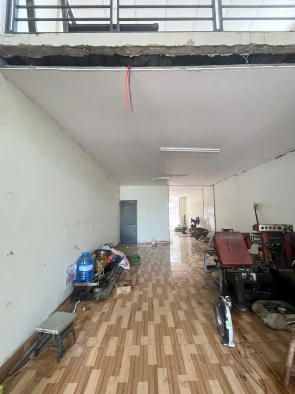 Bán nhà hẻm đường 89 , xã Tân Phú Trung tdt 180m2 (87m2 thổ ) giá 2,2 tỷ