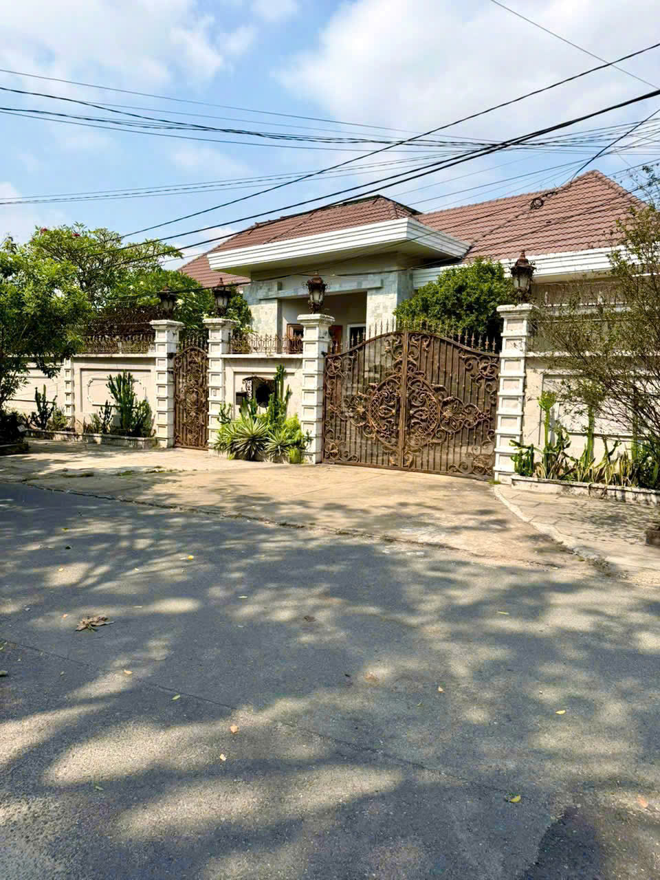 Biệt thự sân vườn vip Phước Vĩnh An tdt 1160m2 ( 629m2 thổ )3pn,2wc giá 20 tỷ