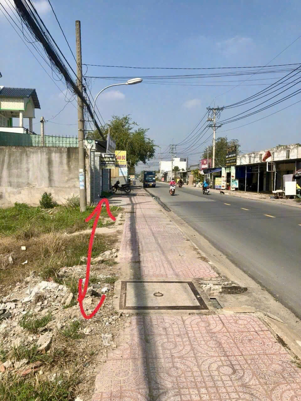 Bán đất mặt tiền Hu Go, xã Trung An dt 727m2 ( 100m2 thổ ) giá 3,9 tỷ