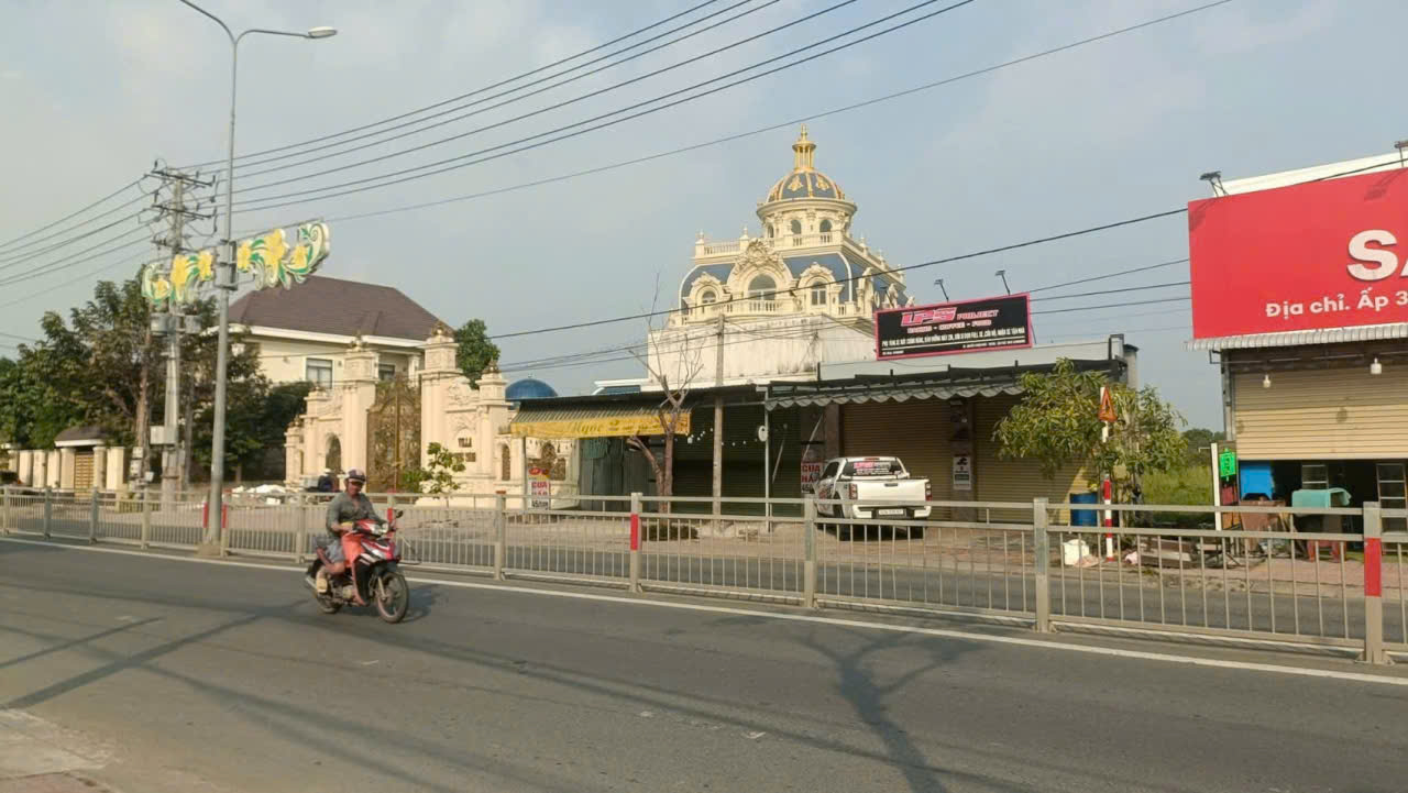 Bán đất thổ cư mt đường ĐT 826 xã Long Hòa , Cần Đước dt 266m2 giá 5,9 tỷ