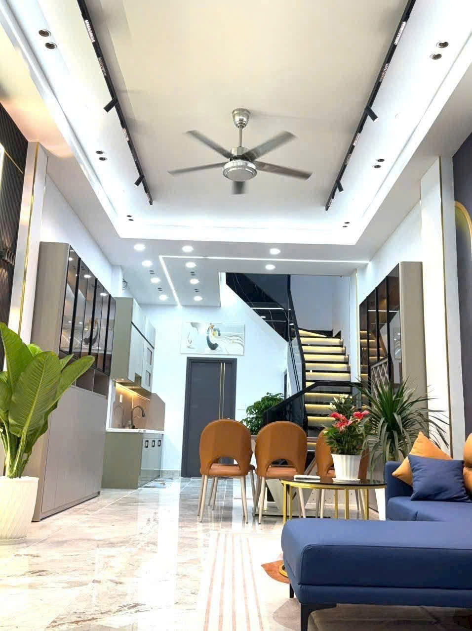 Nhà đẹp hẻm đường số 3, Bình Hưng Hòa dt 72m2 1 lầu 2pn 2wc giá 6,35 tỷ