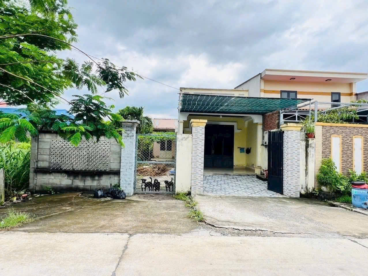 Nhà hẻm xã Phước Vĩnh An , Củ Chi dt 300m2 full thổ 2pn 2wc giá 4,5 tỷ