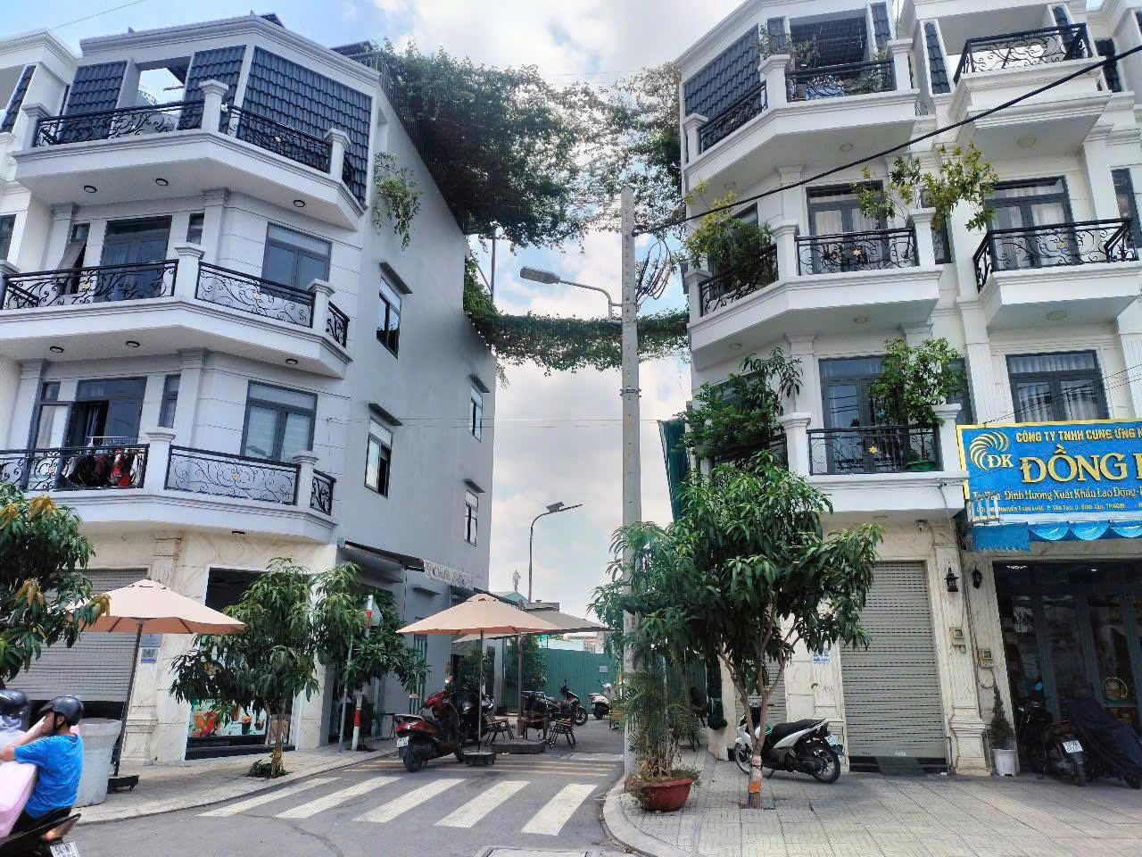 Cần bán nhà mới xây - nằm ngay trung tâm Bình Tân