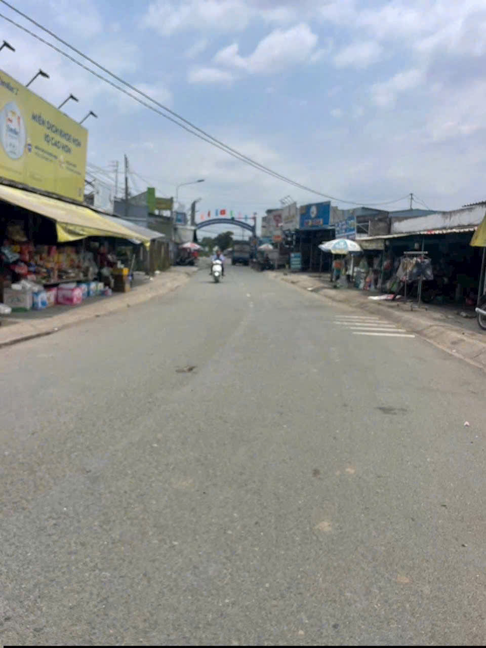 Bán đất mt đường Tân Bửu-Thanh Phú,xã Tân Bửu dt 224m2 (200m2 thổ) giá 3,5 tỷ