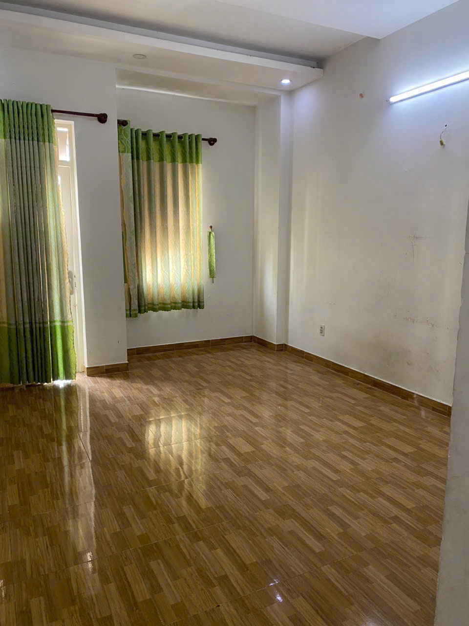 Nhà hẻm 2// đường số 6, Bình Hưng Hòa B dt 64m2 1 lầu 2pn 3wc giá 4 tỷ