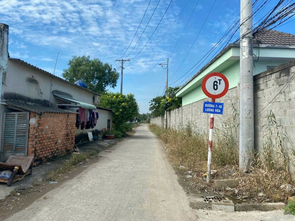 4500m2 đất vườn ( có 1034m2 thổ ) ấp 10, xã Lương Hòa,Bến Lức giá 7 tỷ.