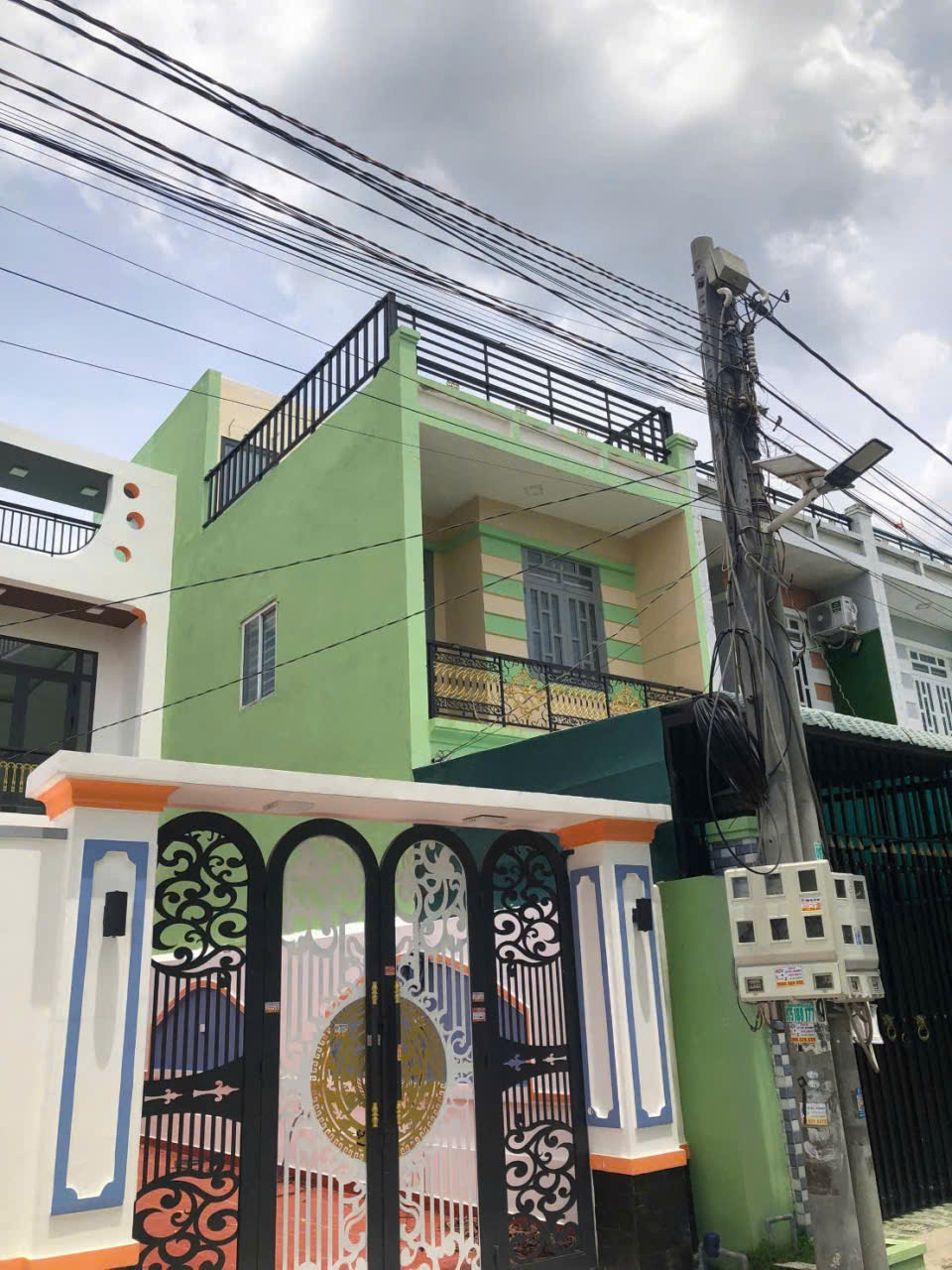 Bán nhà đẹp xã Long Trạch, Cần Đước dt 120m2 1 lầu 4pn, 2wc giá 2,8 tỷ