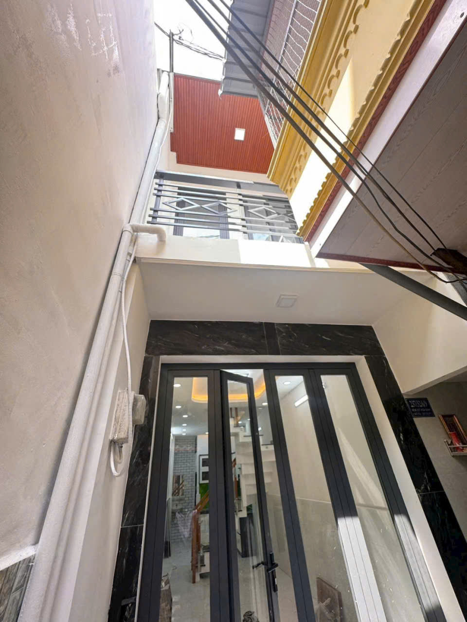 Nhà 237// Hòa Bình, Hiệp Tân, Tân Phú dt 22m2 1 lầu 2pn 2wc giá 2,85 tỷ