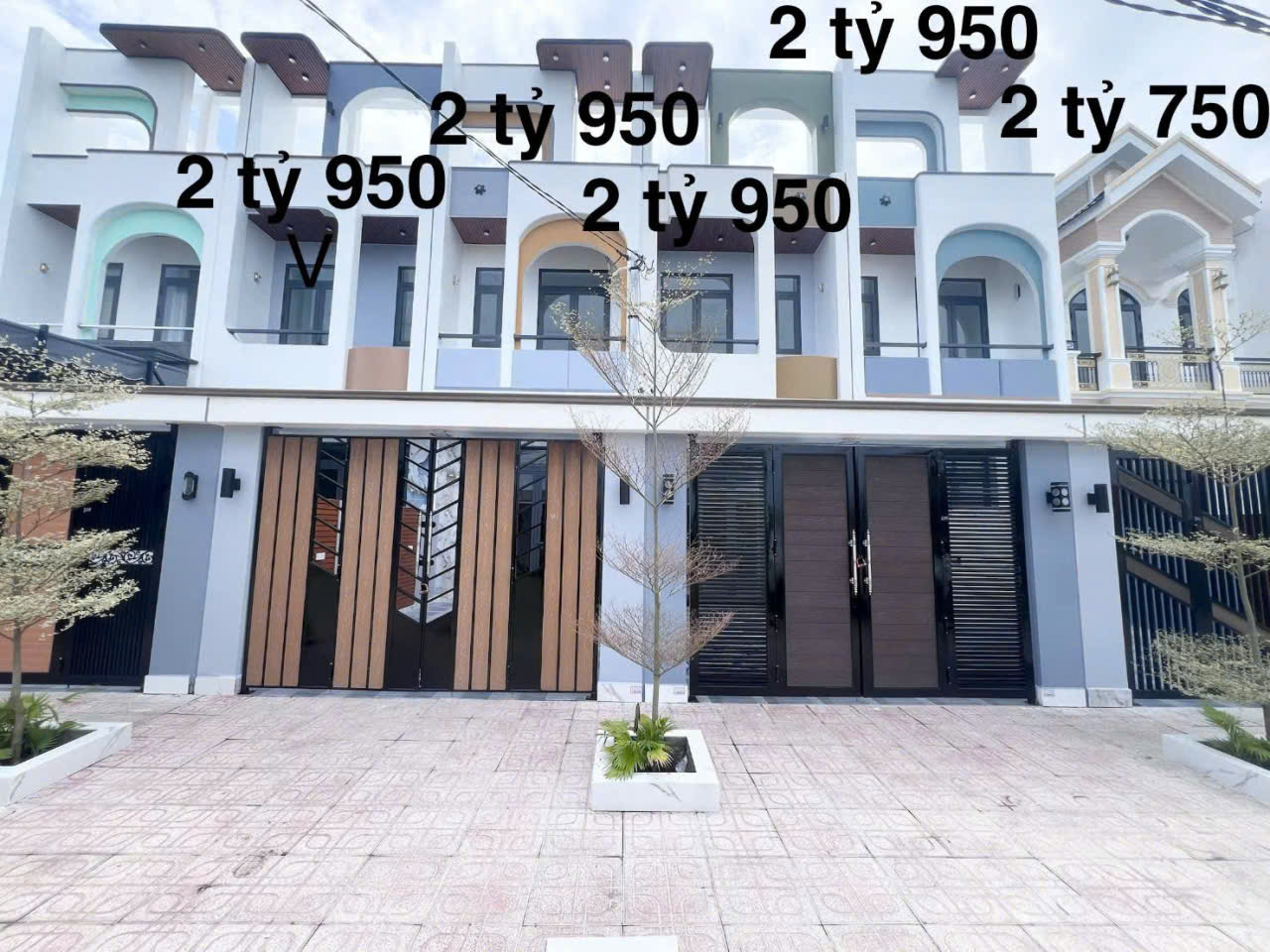 Bán 5 căn nhà liền kề mặt tiền Lê Thị Ty, Phước Lý dt 132m2, 1 lầu, 3pn,2wc giá 2,75 - 2,95 tỷ tùy căn