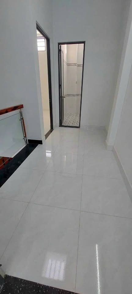Nhà mặt tiền + 5 phòng trọ mặt tiền khu dân cư Tân Đức, Đức Hòa giá 3 tỷ 