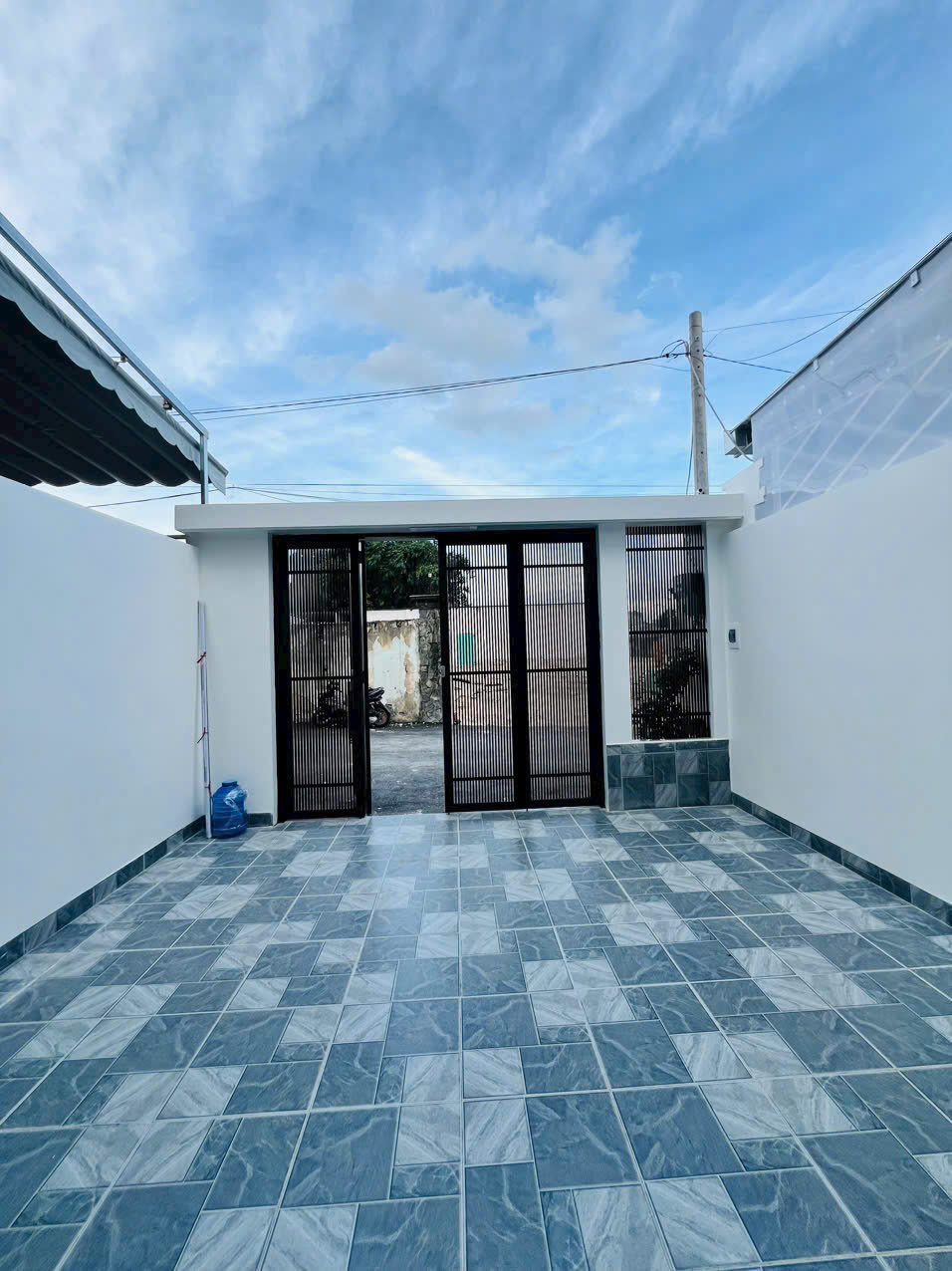 Nhà hẻm nhựa ấp 6, xã Tân Thạnh Đông , Củ Chi dt 105m2 1 lầu 3pn 2wc giá 3,55 tỷ