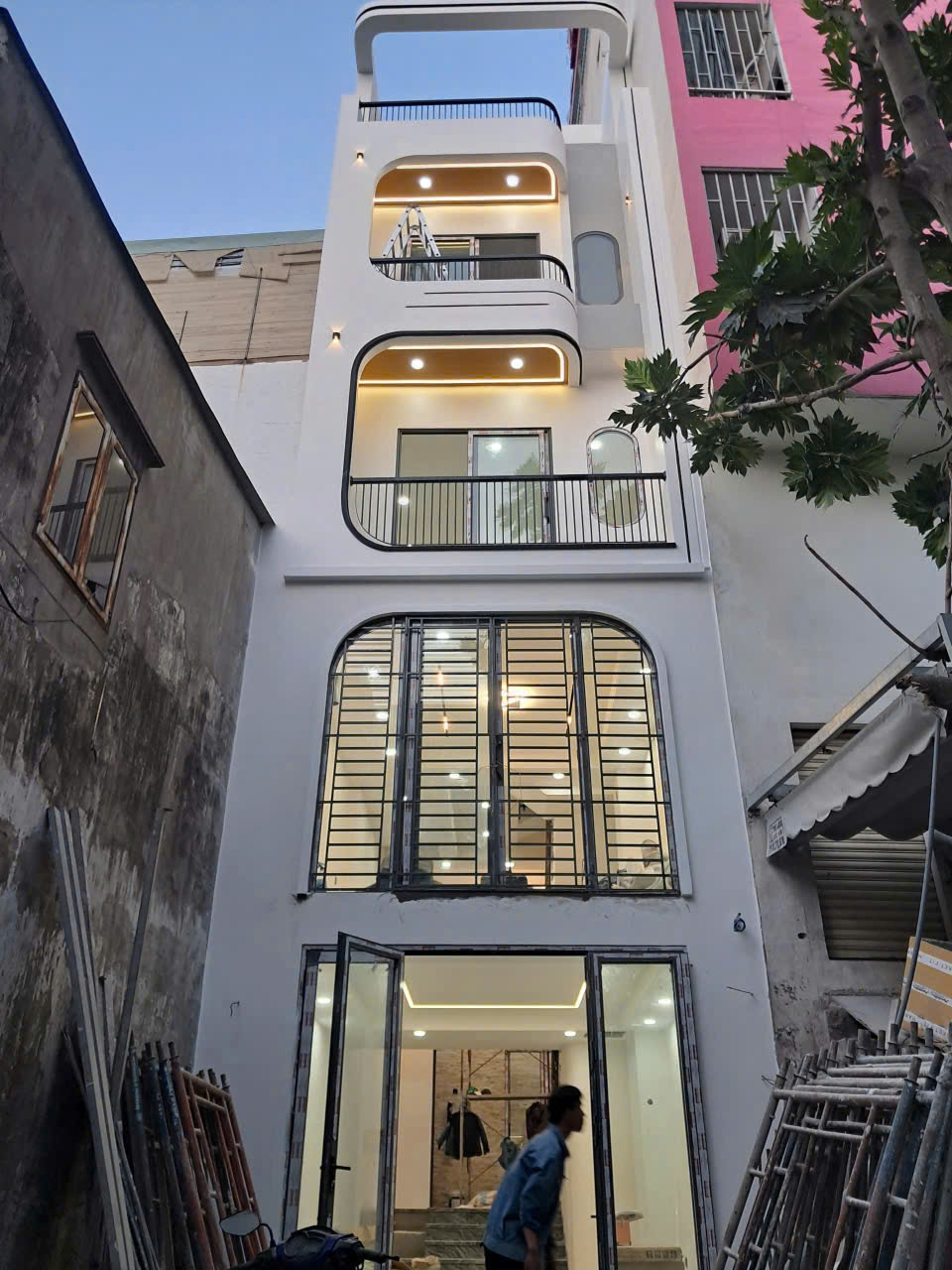 Nhà đẹp mới xây // An Dương Vương, p An Lạc dt 52m2 2 lầu 4pn 5wc , thang máy giá 8,8 tỷ