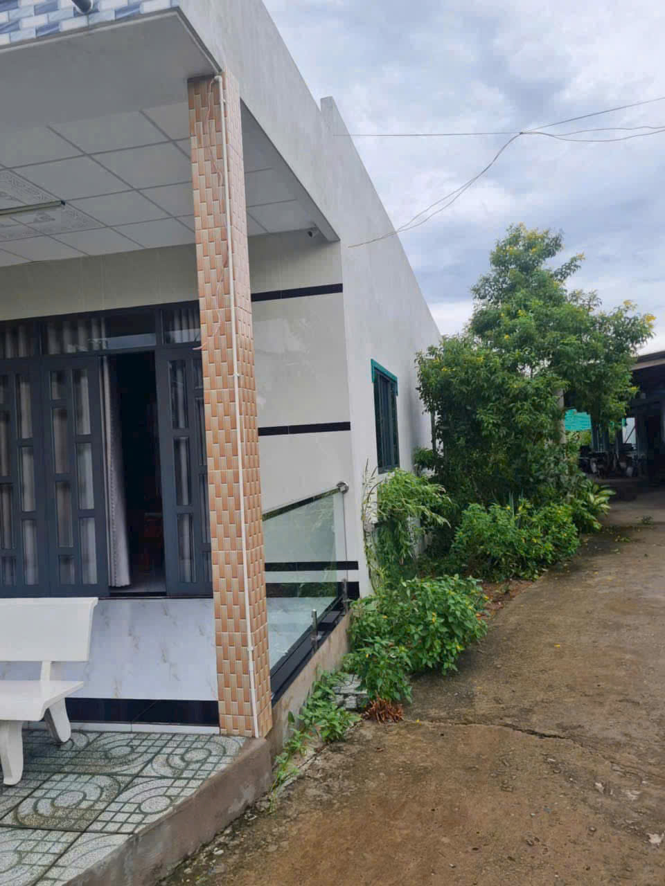 Bán nhà giá rẻ xã Tân Bình , Tân Trụ dt 125m2 full thổ hướng Bắc 2pn,1wc giá 950 triệu