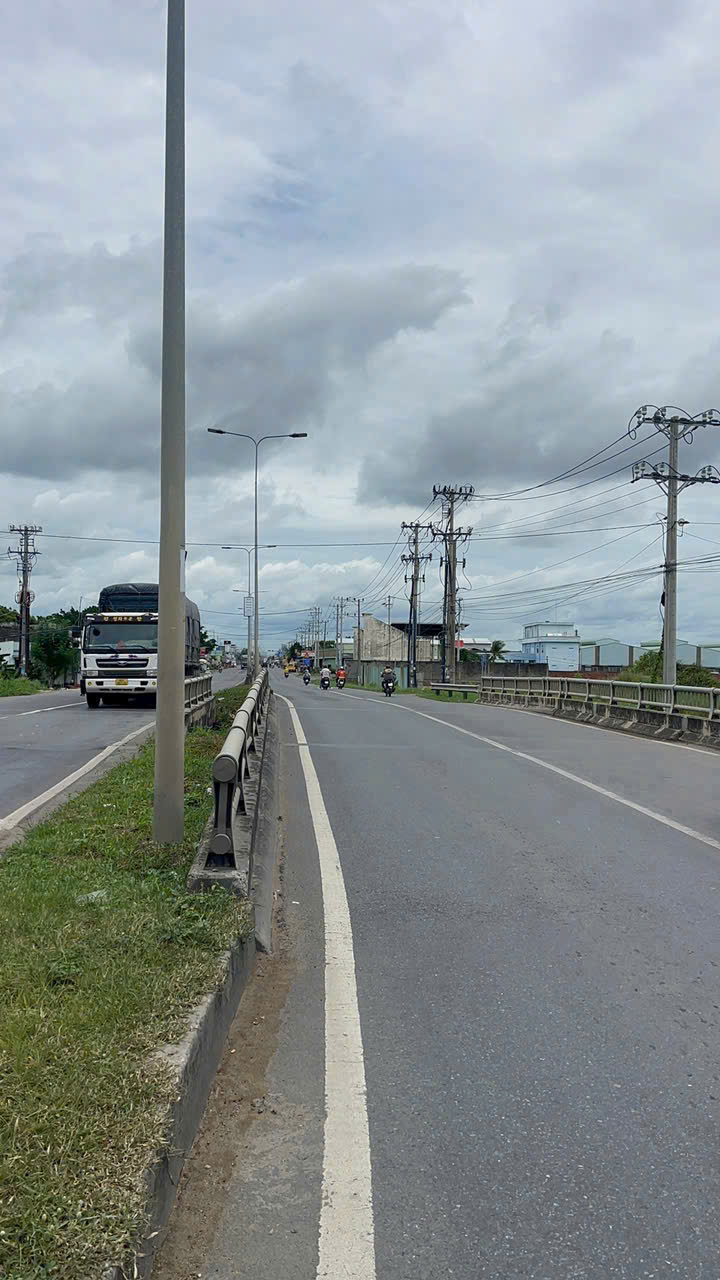 Bán nhà kho mặt tiền Gia Miệng xã Lương Hòa dt 850m2 ( có 200m2 thổ ) giá 5,2 tỷ