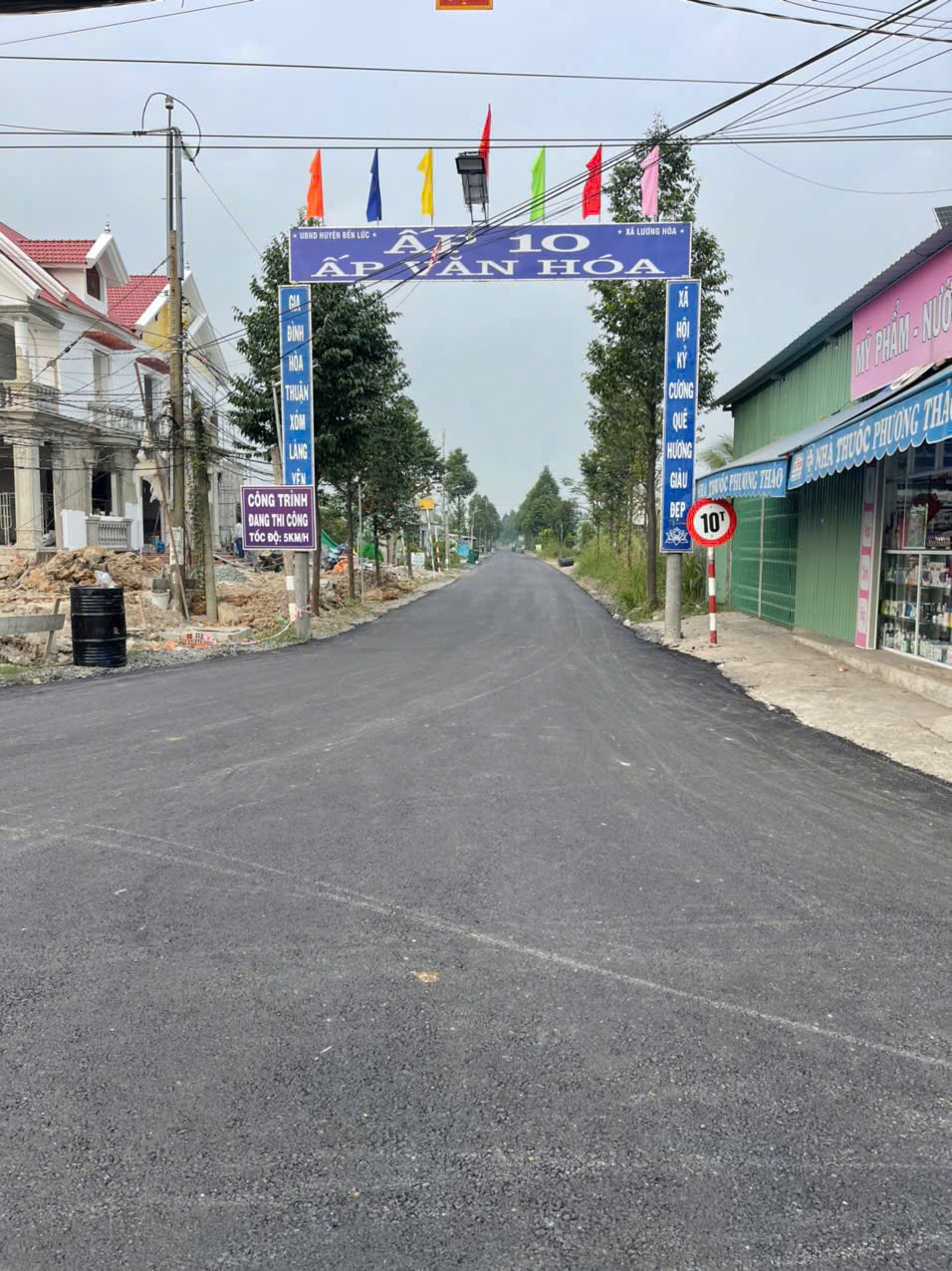 Bán nền thổ cư dt 200m2 mặt tiền đường nhựa ấp 10, xã Lương Hòa, Bến Lức  giá 2,2 tỷ