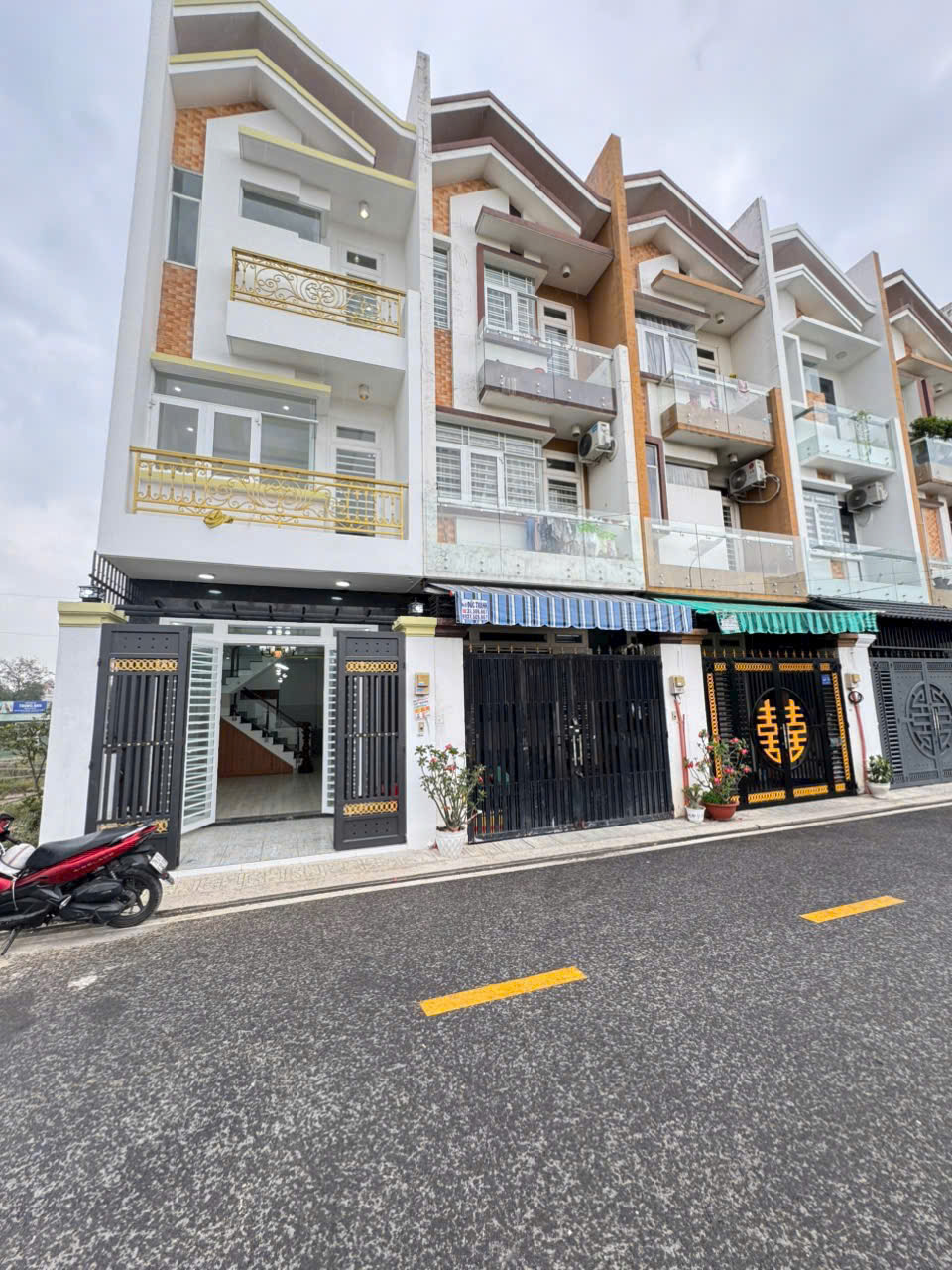 Nhà đồng bộ đường số 6, Bình Hưng Hòa B dt 56m2 2 lầu 4pn 3wc giá 5,3 tỷ