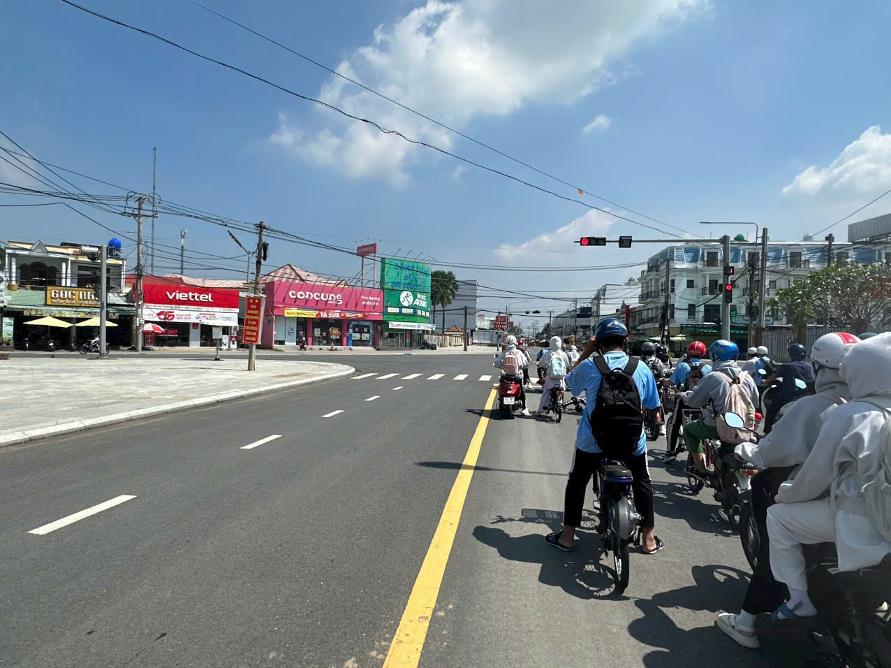 Bán đất thổ cư mt đường nhựa xã Bình Trinh Đông, Tân Trụ dt 250m2 giá 1,5 tỷ