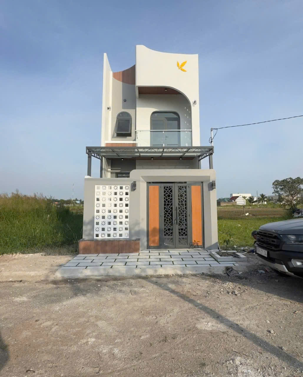 Bán nhà mới xây xã Phước Vân , Cần Đước dt 83m2 , 1 lầu , 3pn , 2wc giá 2,15 tỷ