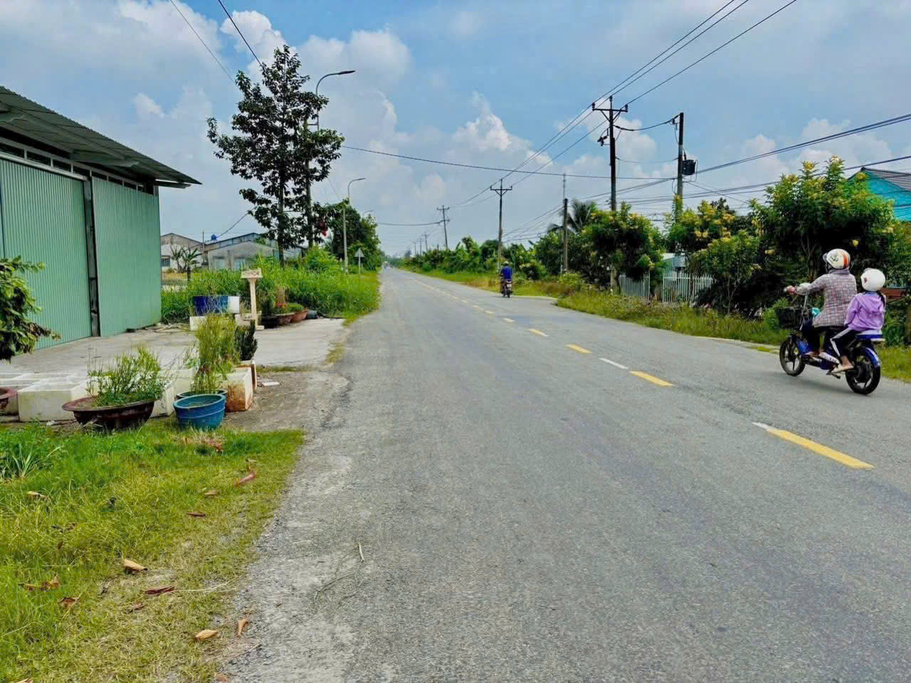 Bán đất mặt tiền ĐT 832 , xã Nhựt Ninh, Tân Trụ tdt 4000m2 ( 500m2 thổ ) giá 6,5 tỷ