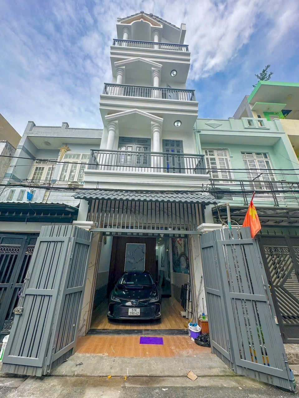 Nhà full nội thất 1/ Liên khu 5-6, dt 60m2 3 lầu 4pn 5wc ,hẻm nhựa giá 5,45 tỷ