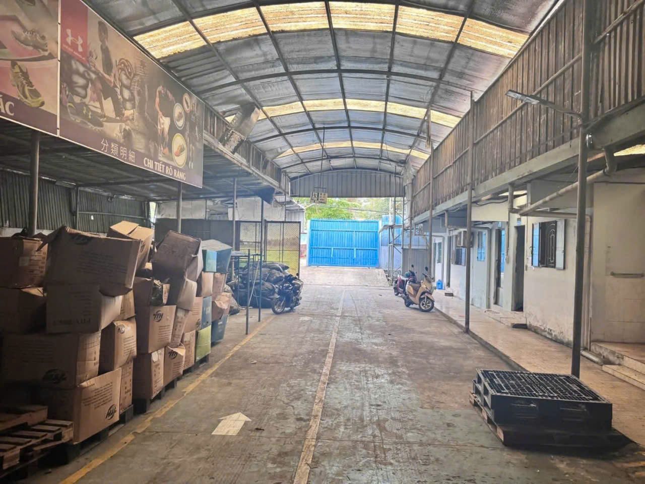 Bán nhà xưởng mt Võ Hữu Lợi , Lê Minh Xuân, Bình Chánh tdt 1075m2 giá 12 tỷ